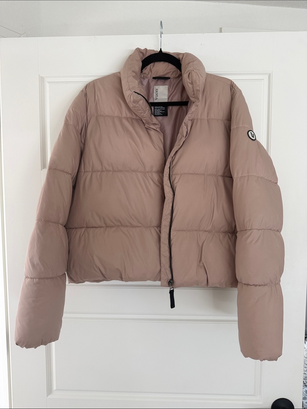 Vuori Cropped Puffer Jacket in Dusty Rose